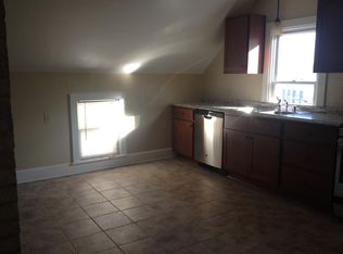 2213 S Robinson Ave, Milwaukee, WI 53207
