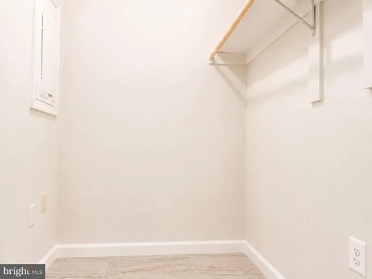 2271 Providence St — Photo 15