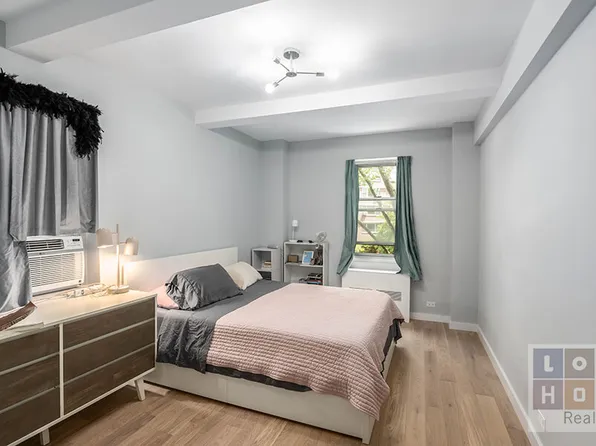 550 Grand Street image 6 of 20