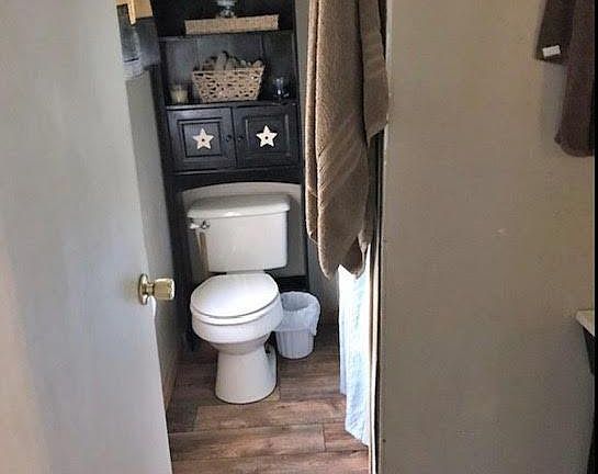 4th image of 417 Selden St