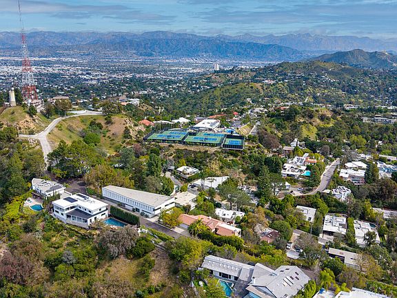 2nd image of 2480 Briarcrest Rd