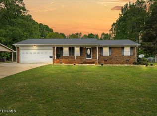 410 W 10th St, Siler City, NC 27344