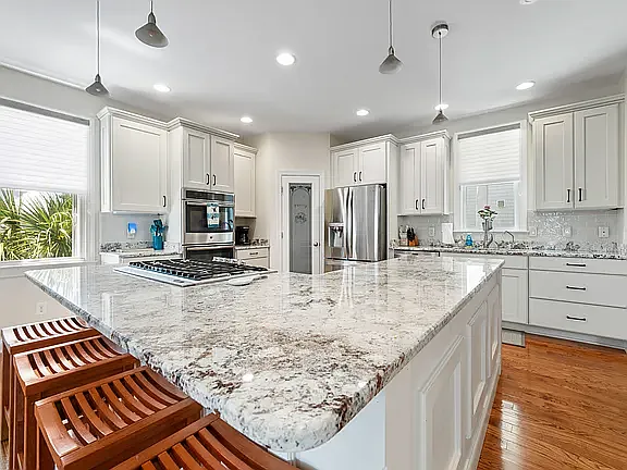 1250 Fort Fisher Blvd S — Photo 9