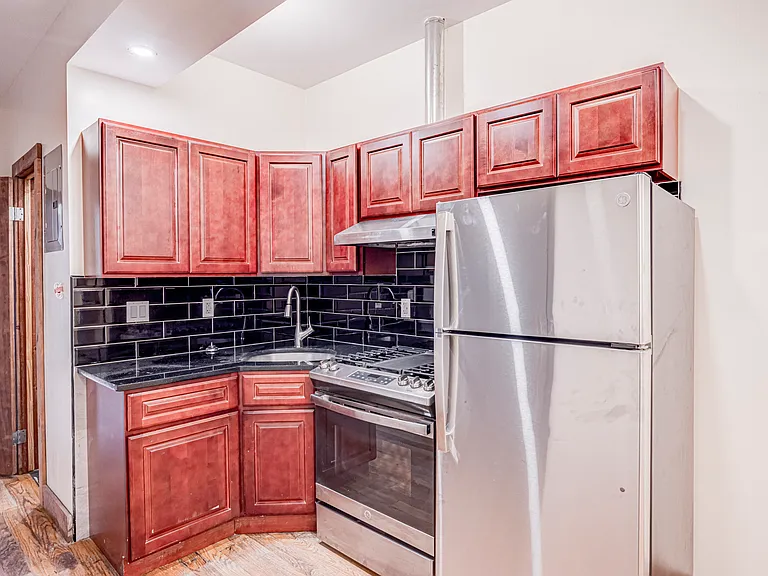 1412 De Kalb Ave #3R — Photo 13