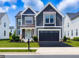 25487 Byrnes Crossing Dr, Chantilly, VA 20152