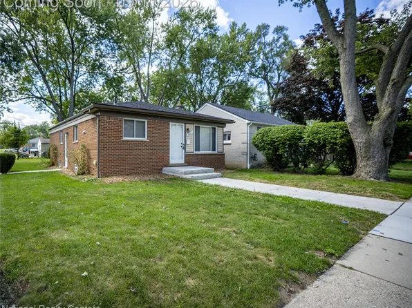 9001 Fremont St, Livonia, MI 48150