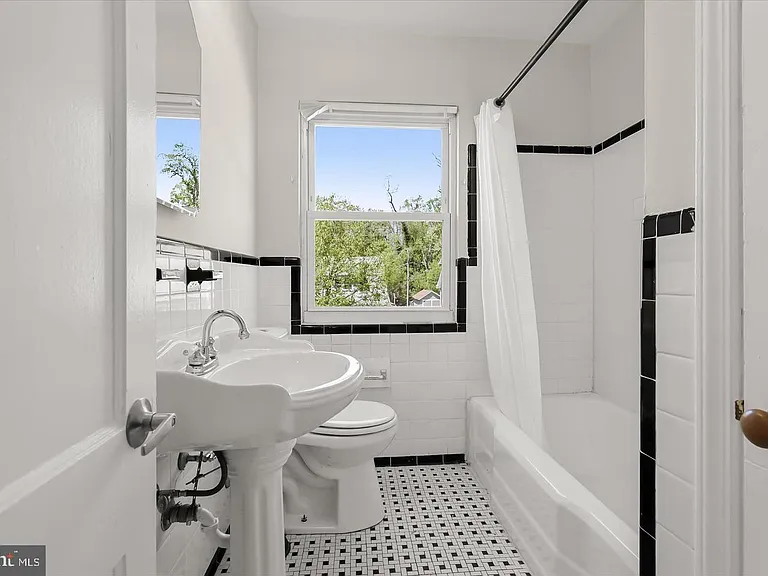 4015 Duvall Ave — Photo 11