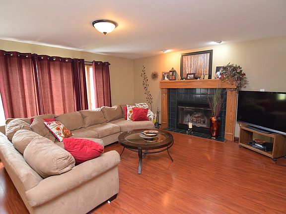 4th image of 1214 Oakdale Cir E