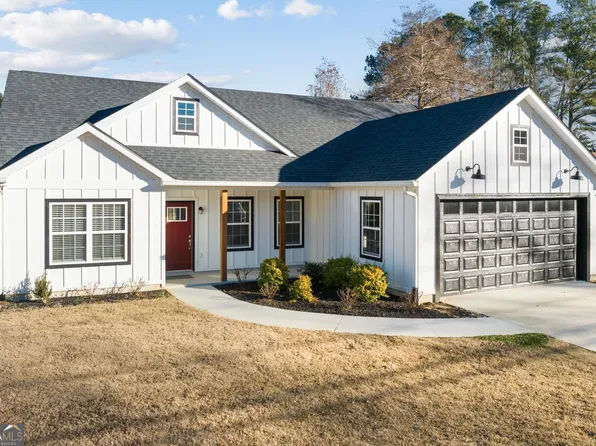 327 Ty Cobb St, Royston, GA 30662
