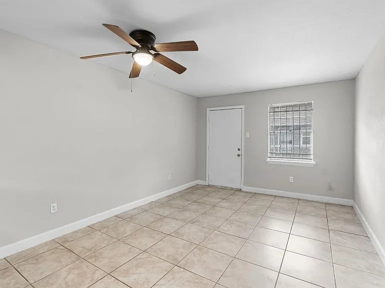 2819 Berry St #1 — Photo 3