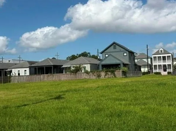 209 Pacific Ave, New Orleans, LA 70114