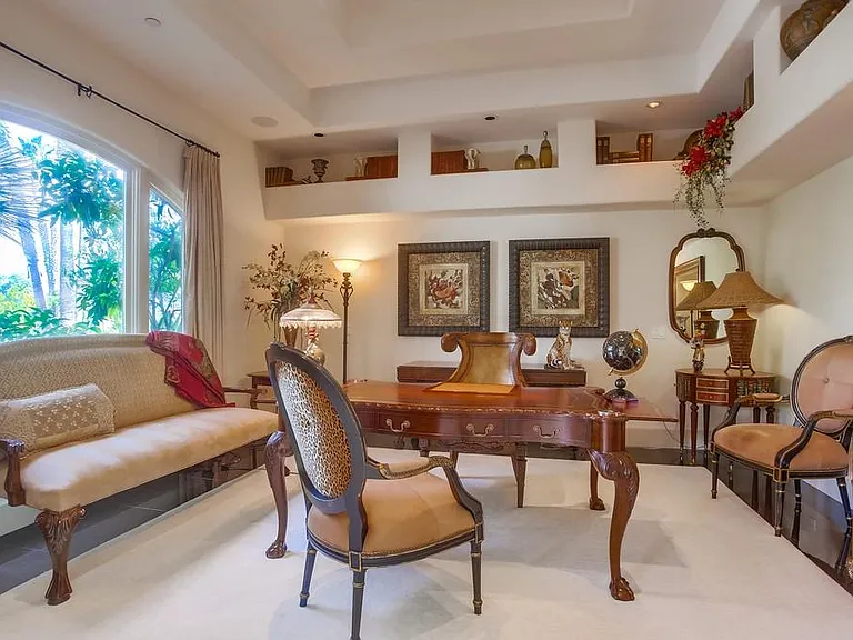 Private Executive Office
