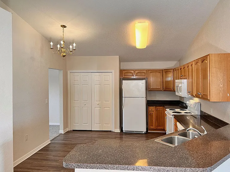 567 Cody Caleb Dr — Photo 7