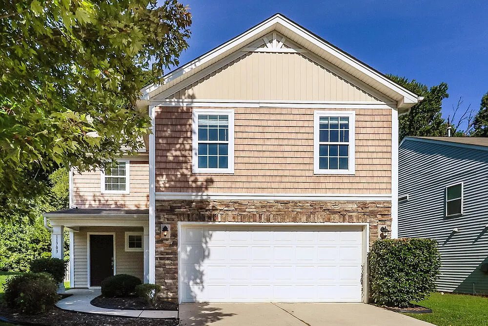 3 bed, 2.5 bath, 2151 sqft, $2,370 — Photo 1