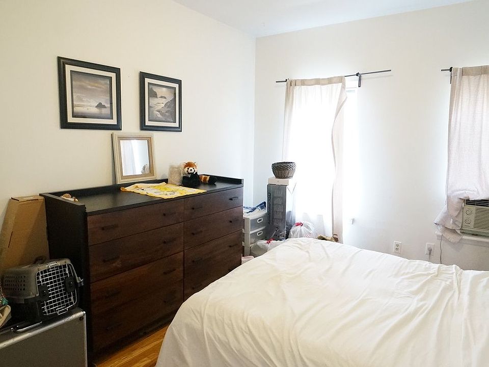 2nd image of 310 E 140th St APT 2