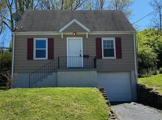 1734 Ashbrook Dr, Cincinnati, OH 45238
