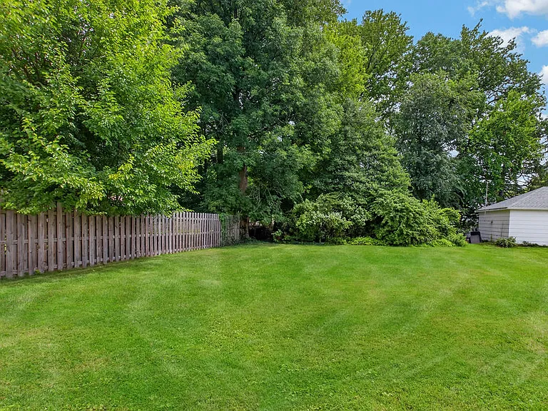 663 Mountain Ave — Photo 5