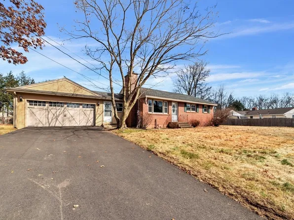 141 Western Cir, Westfield, MA 01085