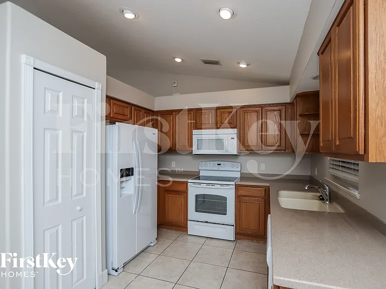 914 Caligula Ave SE — Photo 7