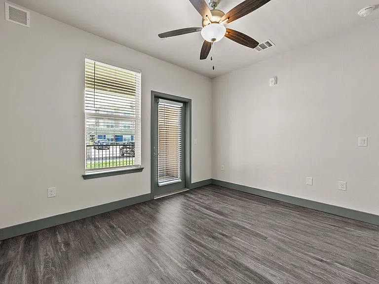 Cross Timbers Apartments — Photo 31