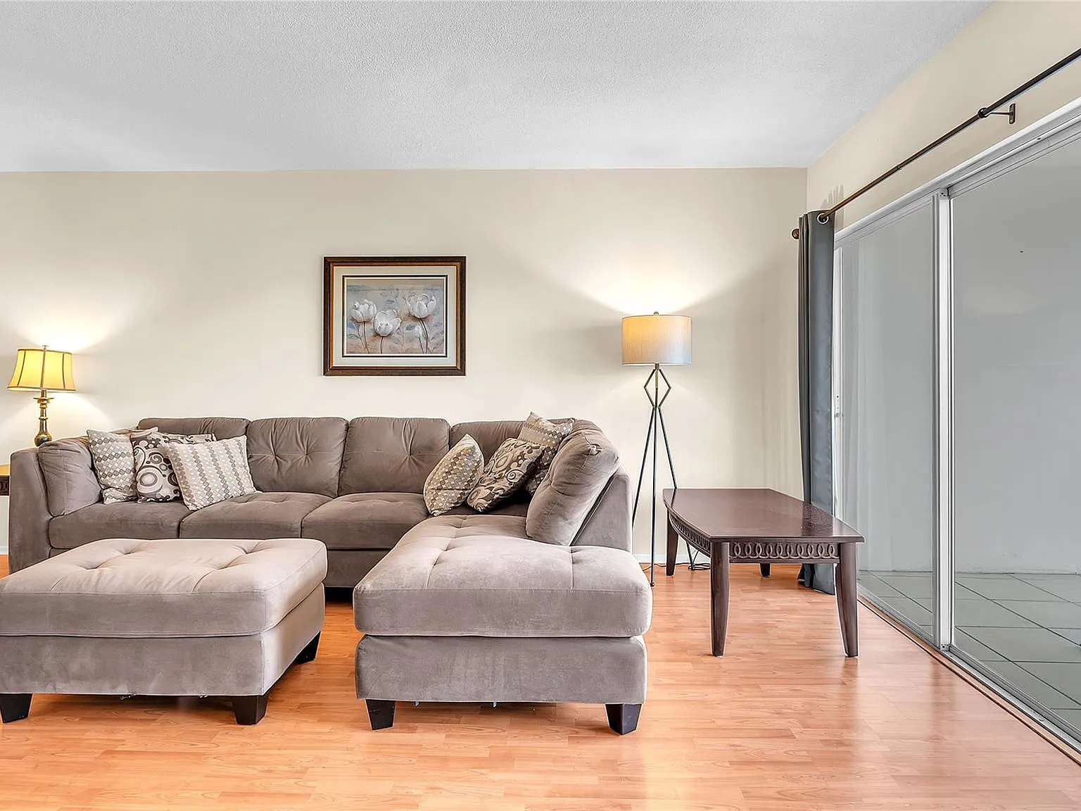 2 bed, 2.0 bath, 1100 sqft, $2,350 — Photo 4