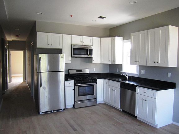 2nd image of 190 Campbell Ave APT 7