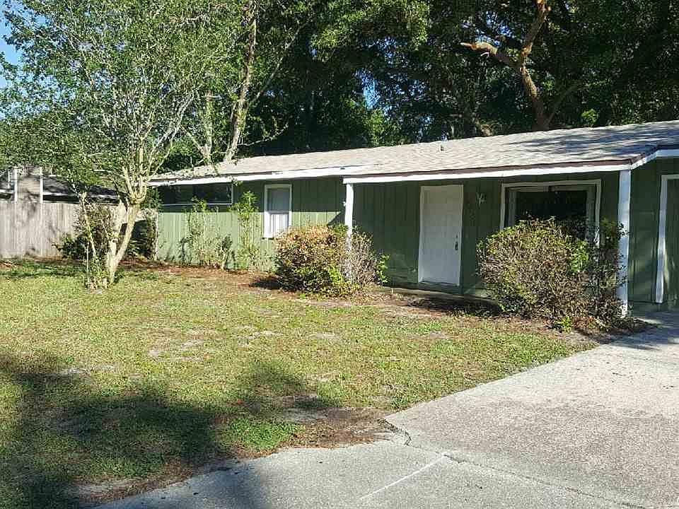 2nd image of 6017 NW 109th Pl