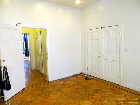 Rented by aptsandlofts.com | media 8