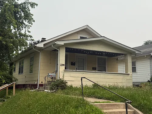 201 E Oakside St Photo 1