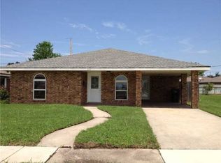 213 Llama Dr, Arabi, LA 70032