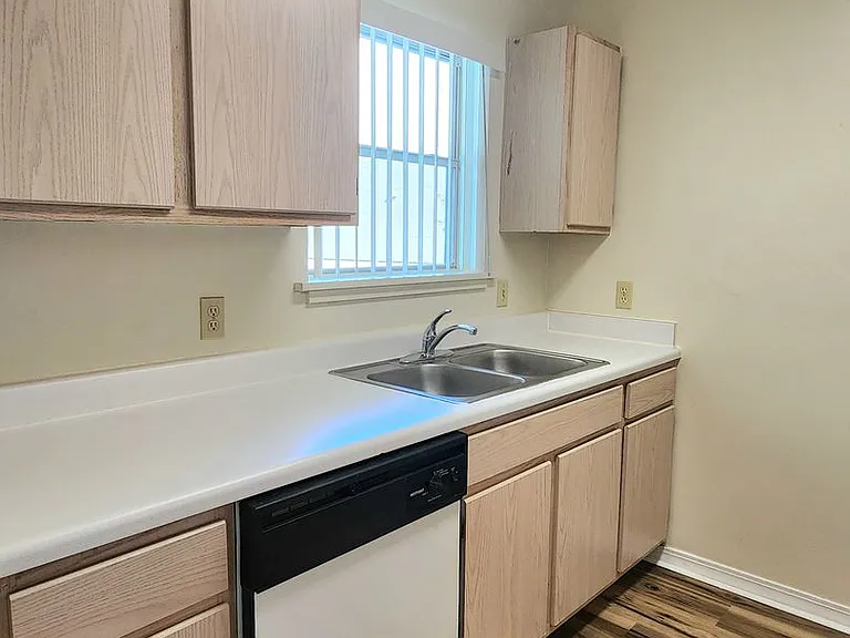 2360 SW Archer Rd #208 — Photo 5