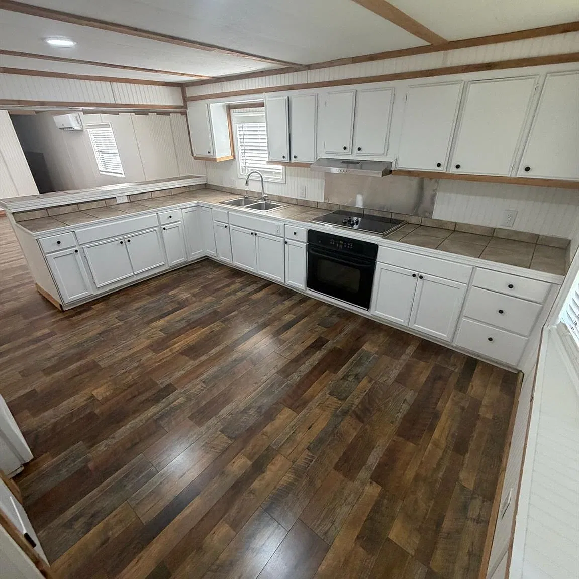 2 bed, 1.0 bath, 980 sqft, $1,150 — Photo 2