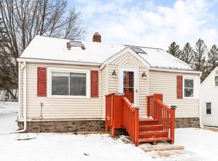 2713 W 15th St, Duluth, MN 55806