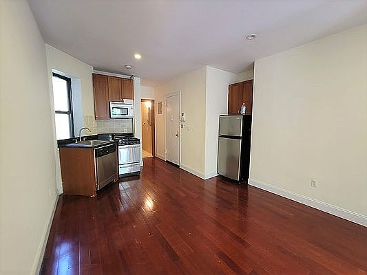 5th image of 146 W 10th St #X