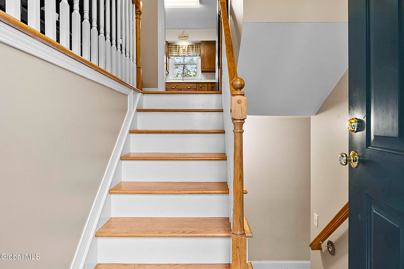 3rd image of 28 Vista Lane