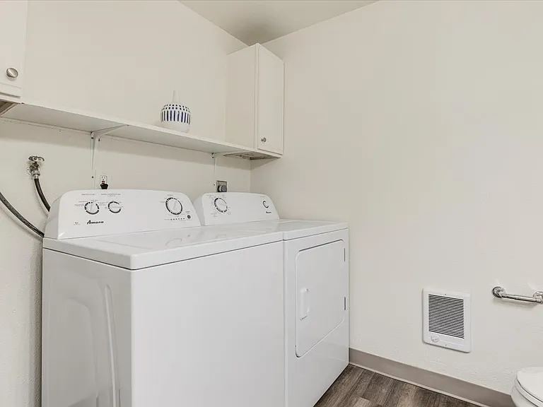 Heritage Crossing Townhome Apartments — Photo 5