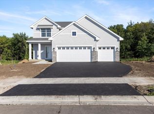 2065 Lusitano St, Shakopee, MN 55379