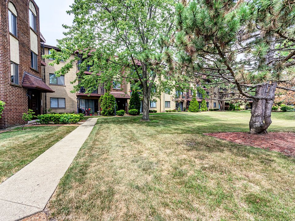 1st image of 139 E Grand Ave APT 2B
