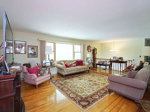 5th image of 77 Oswald Pl
