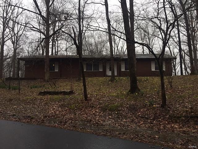 1st image of 468 N Hills Dr