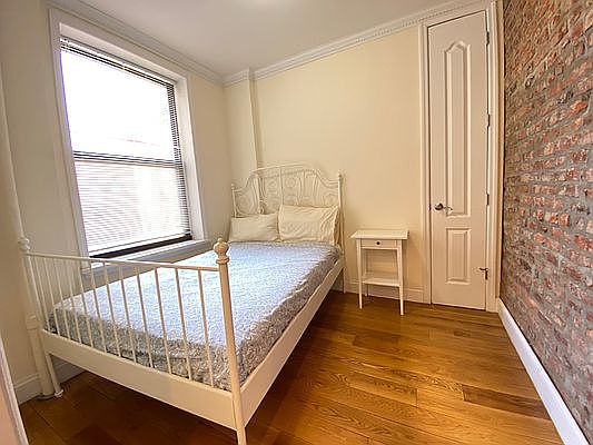 3rd image of 156 E 117th St #5D
