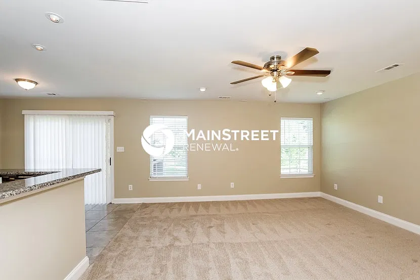 15726 De Havilland Dr — Photo 4