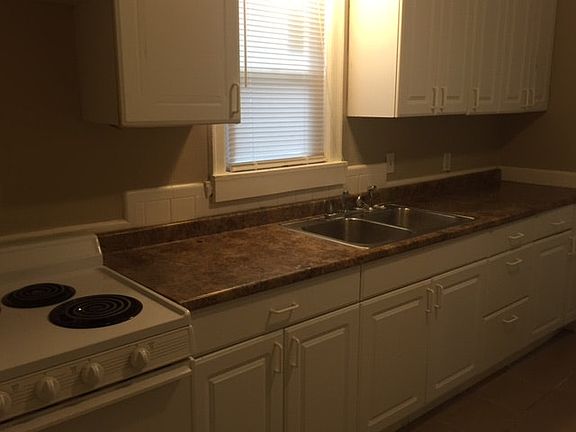 3rd image of 1144 Hilltop Dr