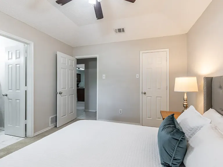 8551 Holly St — Photo 10
