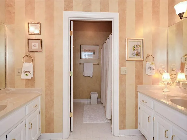 1640 Lazy River Ln — Photo 61