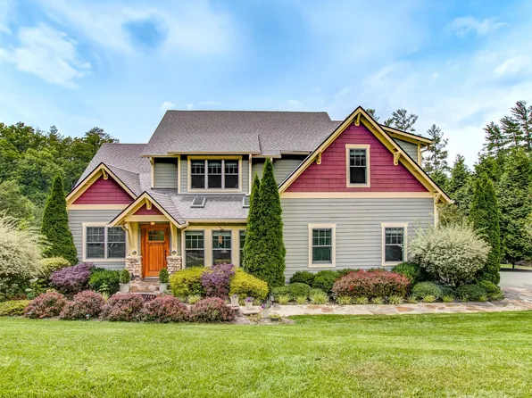 35 Village Pointe Ln, Asheville, NC 28803