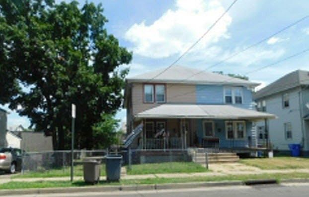 2nd image of 415 Bridgeboro St