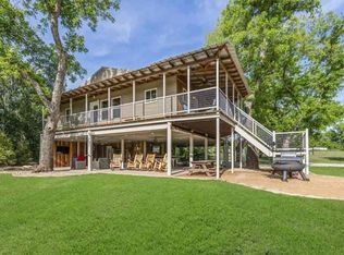 421 N Lazy Bend Rd, Millsap, TX 76066