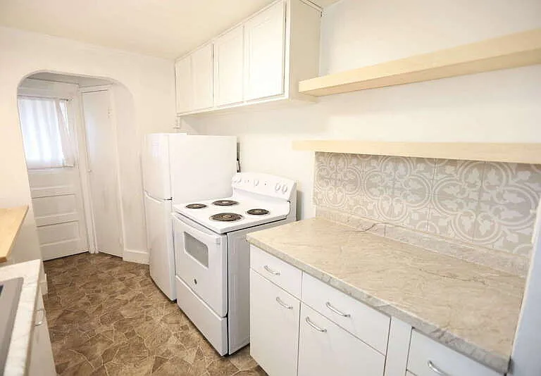 112 S 8th St #1/2 — Photo 2