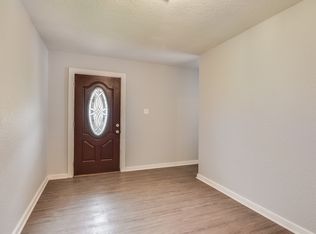 2620 2nd Ave, Groves, TX 77619